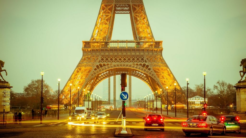 ¿Con qué Apps cargar tu coche eléctrico en Francia?