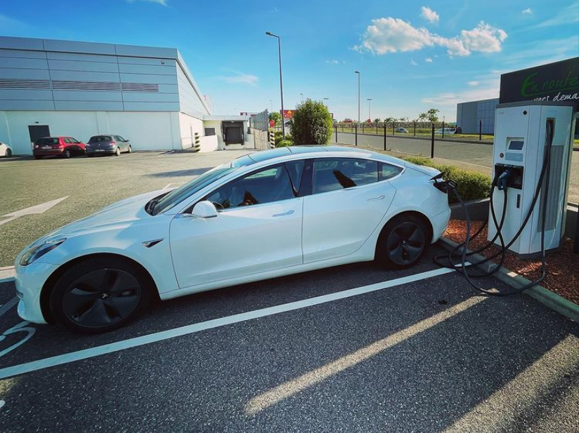 32 - Lidl Condom : 30 minutes de recharge gratuites pour Tesla et voiture électrique